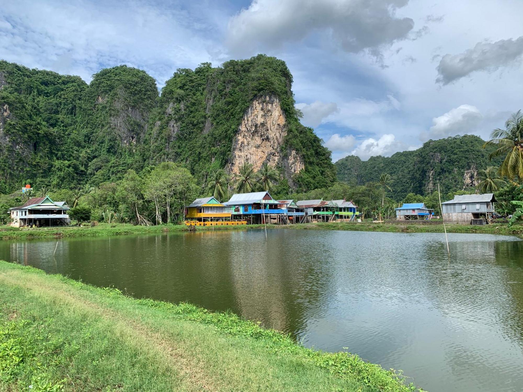 Nasrul House Homestay For Backpackers Maros Esterno foto